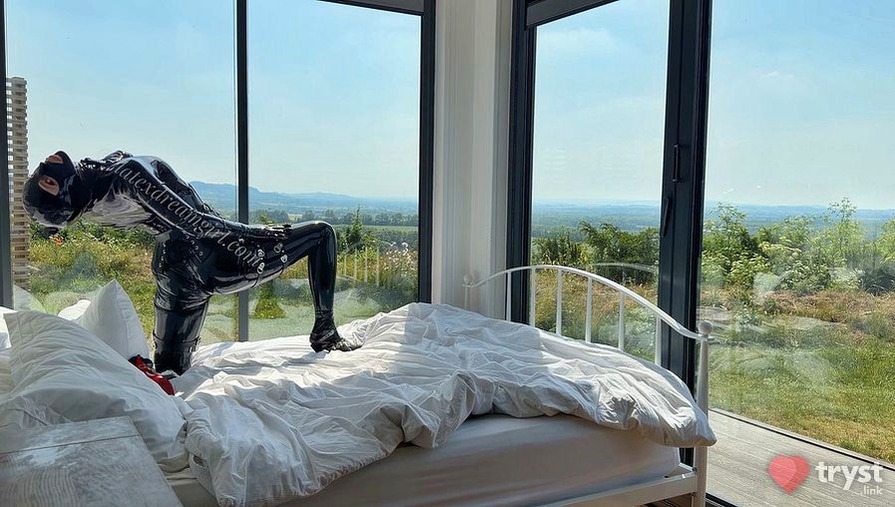 LatexDreamGirl